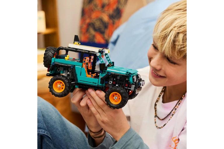 Lego Tech Jeep Wrangler Rubicon SUV 42227