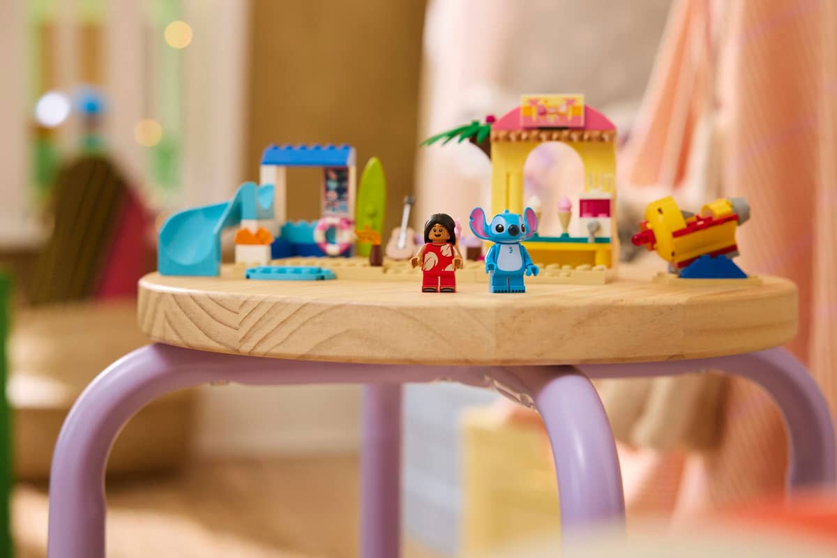 Lego Disney Beach Fun with Lilo & Stitch 43280