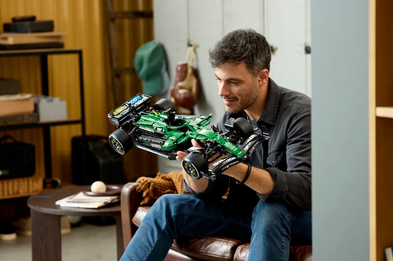 Lego Tech Aston Martin Aramco AMR25 F1® Car 42240