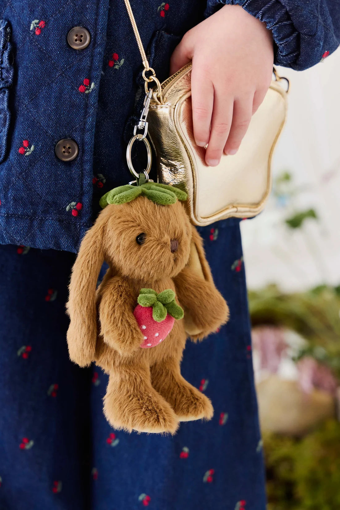 SB Penelope The Bunny Stawberries Key Charm - Oak 15cm