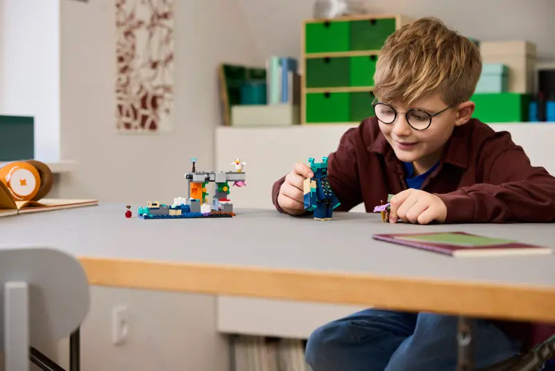 Lego MC The Warden Encounter 21274 (8404603338951)