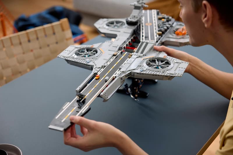 Lego SH SHIELD Helicarrier 76354