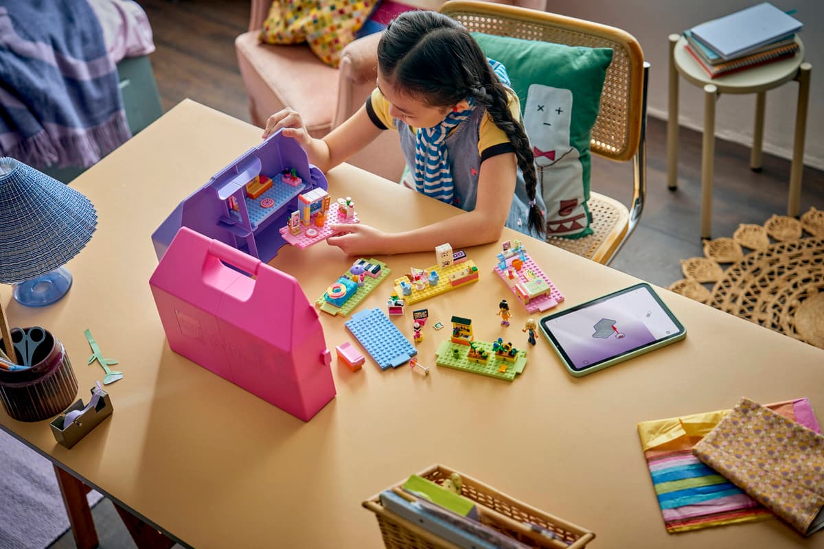 Lego Friends Creative Dollhouse Suitcase 42697